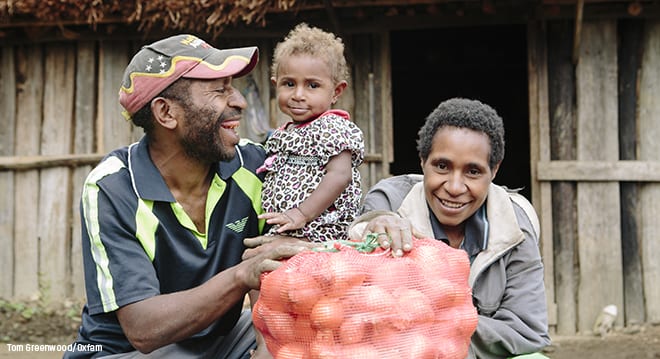 Onion-Harvest-Papua-New-Guinea-Oxfam