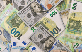 Image of bank notes of different currencies